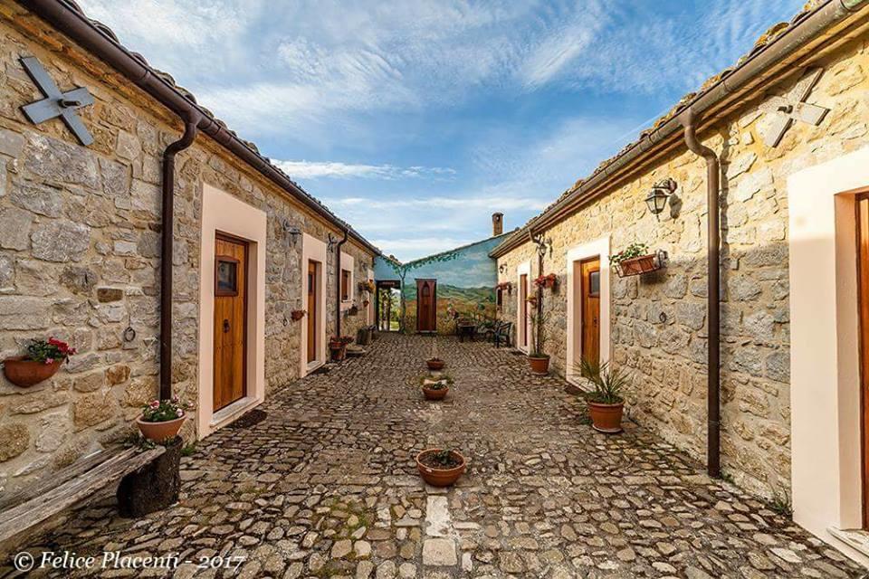 Masseria Xireni Castellana Sicula Eksteriør billede
